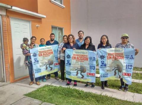 Capacitan a vecinos de Apizaco en prevención del delito