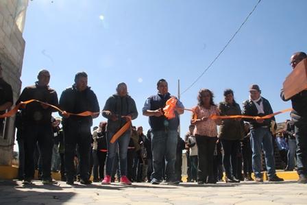 Vecinos de la calle Los Silva ya tiene una vialidad adoquinada: alcalde imagen 1