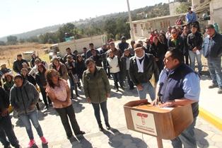Vecinos de la calle Los Silva ya tiene una vialidad adoquinada: alcalde imagen 2
