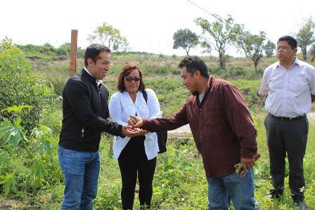Logra alcalde de Tepeyanco libre tránsito de vecinos de una colonia imagen 2