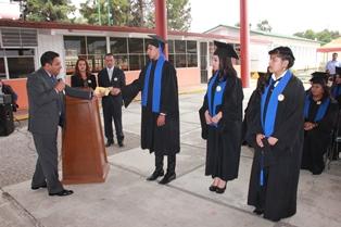 Alcalde de Tepetitla entrega estímulos a estudiantes imagen 1