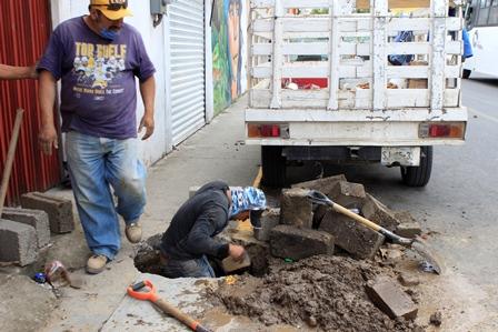 Atiende y repara ayuntamiento de Tepeyanco fugas de agua imagen 1