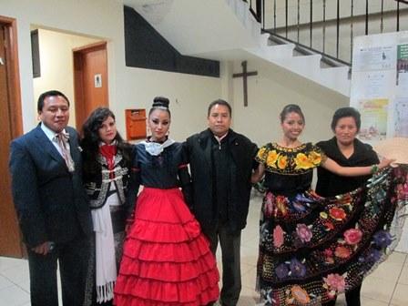 Presentan a candidatas a reina de la feria de Tetlanohcan imagen 1