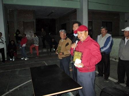Premió ayuntamiento de Tetlanohcan a deportistas