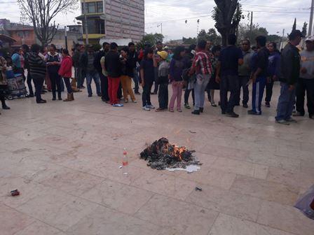 Elección perredista en Texoloc termina con quema urnas