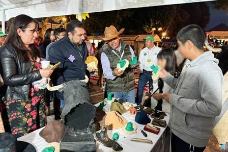 Un éxito primer tianguis turístico comunitario en Huamantla