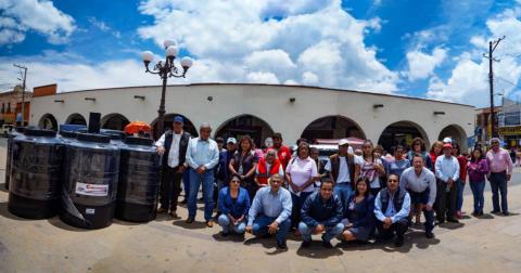 Con estos tinacos apoyamos a 70 familias en su economía: alcalde imagen 4