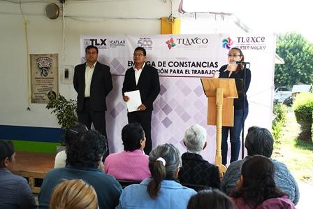 Entregan en Tlaxco constancia de capacitación para el trabajo imagen 1