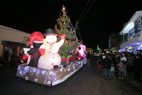 Todo listo para el desfile “Navidad Mágica De Tlaxco 2018” imagen 2