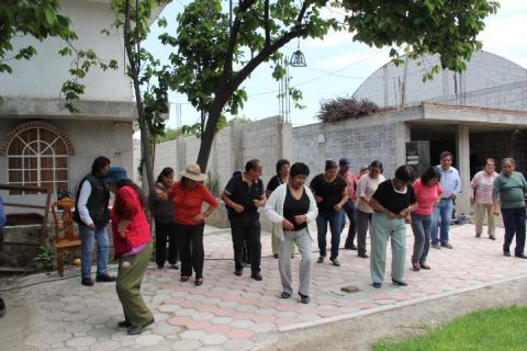 Tomás Orea se reúne con adultos mayores imagen 1