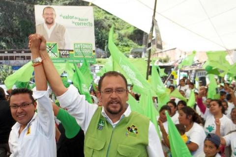 Reúne Antonio Velázquez a 5 mil madres solteras y jefas de familia imagen 1