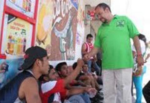 Recorre comunidades Toño Velázquez con toque de puertas imagen 3
