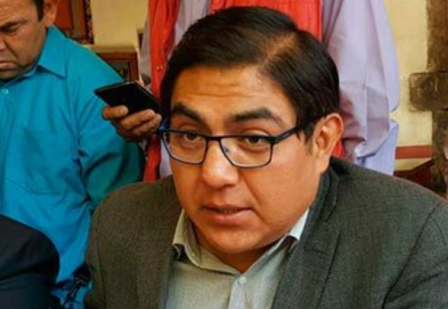 Alcalde quiere correr a sindicalizados, pero no a sus familiares