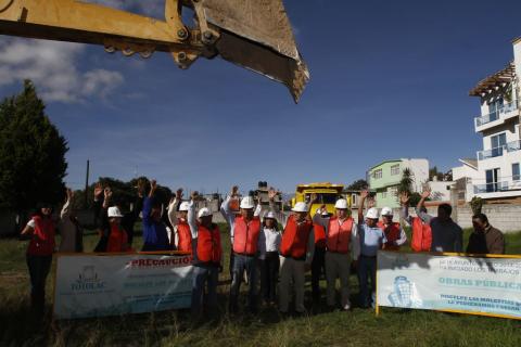 Inician trabajos de construcción de polideportivo en Acxotla imagen 2