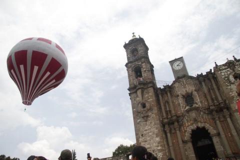 Elevan Globos de Cantoya con mensajes de buena voluntad durante concurso en Totolac imagen 6