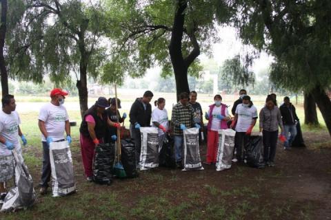 Realizan limpieza de zona deportiva en Totolac imagen 1