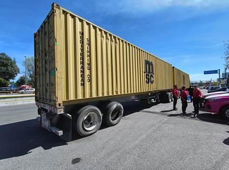 Hampones roban tráiler cargado de mercancía en Calpulalpan-Apizaco