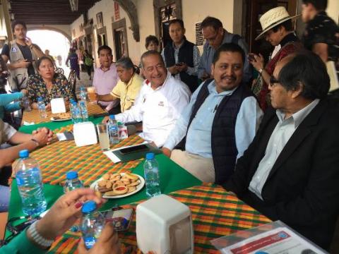 Se dividen transportistas y cancelan protesta; aceptan decreto publicado