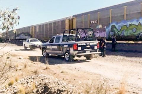 Atraca multitud tren cargado de llantas entre Tlaxcala y Puebla