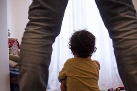 Intendente de un kínder de SPM lo acusan de acoso sexual; exigen la destitución inmediata