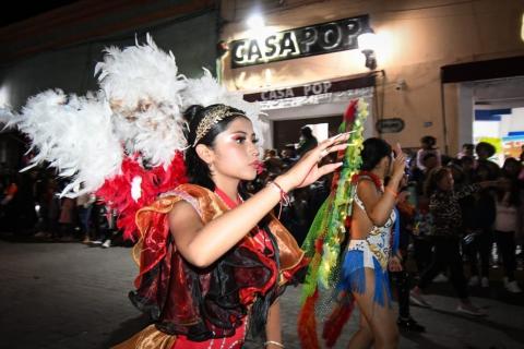 Las calles de Huamantla se transforman en un colorido festival durante el desfile de burladeros imagen 5