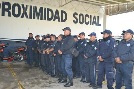 Entrega alcalde de Tzompantepec armas a policías municipales imagen 2
