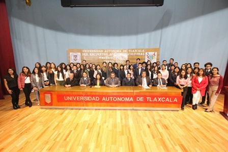 Reafirman vínculos UATx y Universidad Católica de Santa María Perú imagen 2