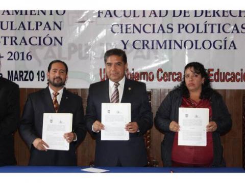 Firman convenio el H. Ayuntamiento de Calpulalpan y la UAT imagen 1