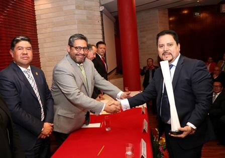 Entregó UAT galardones universitarios en cierre de su 42 Aniversario imagen 2