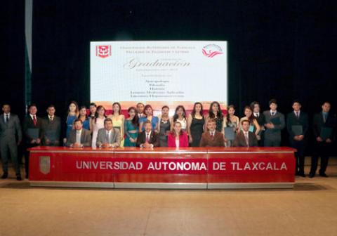 Egresan nuevos profesionistas de la Facultad de Filosofía y Letras