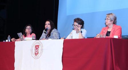 Comparten experiencias en integración curricular y praxis profesional en la UATx