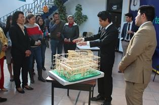 Exponen alumnos de Arquitectura de la UMT trabajos finales