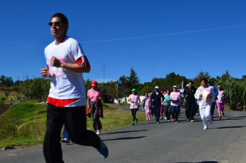 Realizan carrera “Acción es 5Km contra el cáncer” en Yauhquemehcan imagen 12