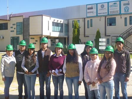 Visitan alumnos de Agrotecnología de la UPTREP empresa Agroenzimas imagen 2