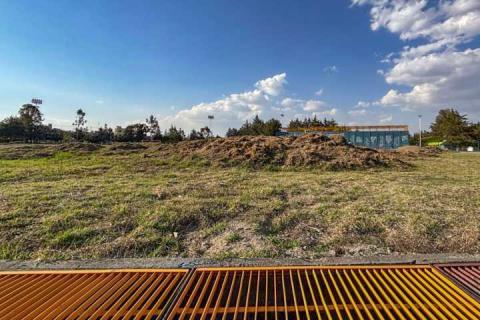 Gobierno Municipal de Huamantla realiza mejoras en la cancha de futbol soccer de la unidad deportiva imagen 5