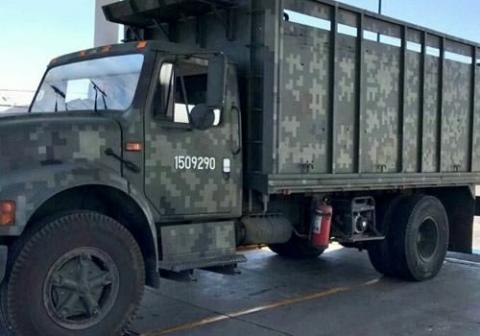 Ni disfrazados de militares "huachicoleros" pueden seguir con su negocio