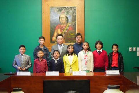 Reciben a niñas y niños presidentes por un día en el Congreso local imagen 6