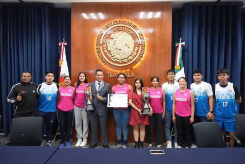 Reconocen diputados participación de jóvenes tlaxcaltecas de la Sub-18 imagen 2