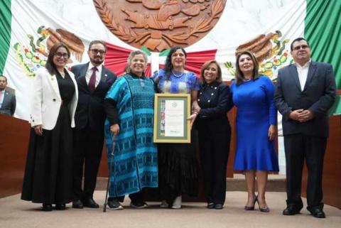 Entrega Congreso de Tlaxcala reconocimiento a Alejandra Frausto Guerrero imagen 1