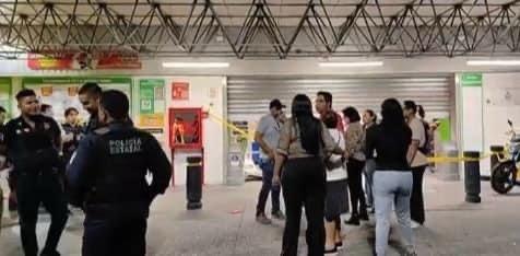 Balean a masculino al interior de la tienda Bodega Aurrera en Zacatelco