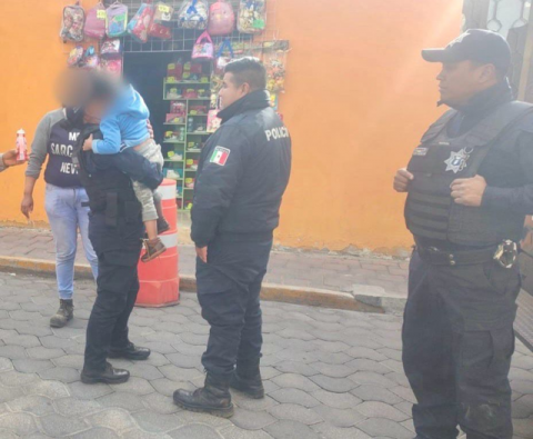 Policía de Xicohtzinco recupera y entrega a menor reportado como extraviado