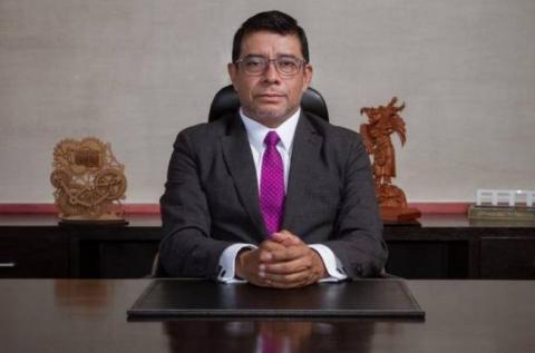 Enrique Padilla regresa a su origen y encabeza pluris del PRI
