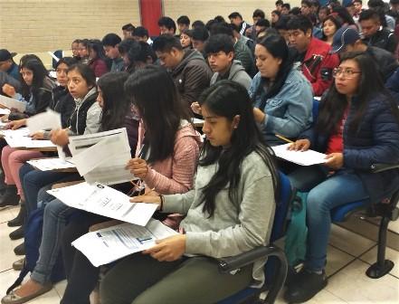 Realizan examen de ingreso a la UPTX más de 800 aspirantes