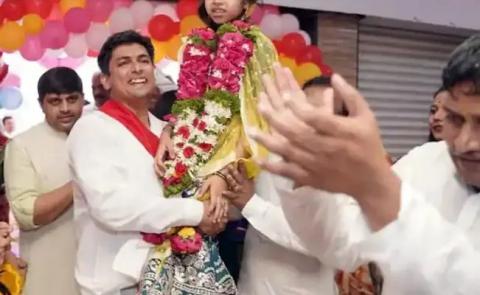 Una niña en la India rechaza herencia millonaria de su familia