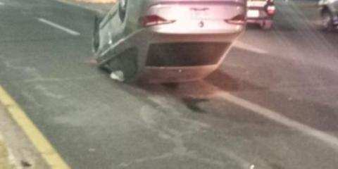 Ubican vehículo volcado en carretera Tlaxcala – Puebla; MP lo reclama como suyo
