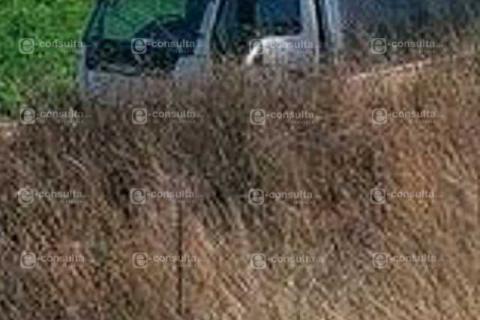 Abandonan camioneta tras volcarla sobre la autopista Tlaxcala-Puebla