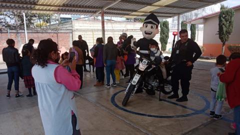 Continúa Policía Municipal de Apizaco con la creación de grupos "Blindaje Seguro" y "Escuela Segura" imagen 3
