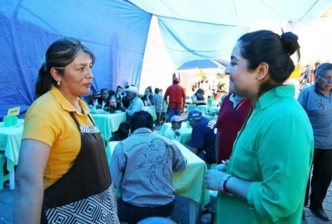 Tianguistas y comerciantes de Tlaxcala refrendan apoyo a Anabel Alvarado