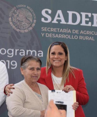 En apoyo a la economía familiar Michaelle Brito implementa campaña de escrituración