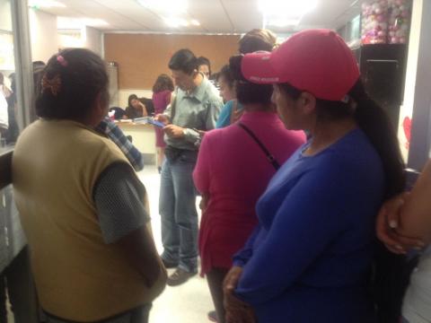 Padres de familia de Calpulalpan exigen la instalación de un maestro